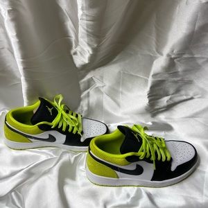 Jordan 1 Low SE Cyber
